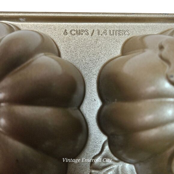 Williams Sonoma Pumpkin Patch Pan Nordic Ware Cake Molds Thanksgiving Non-Stick - Picture 9 of 13